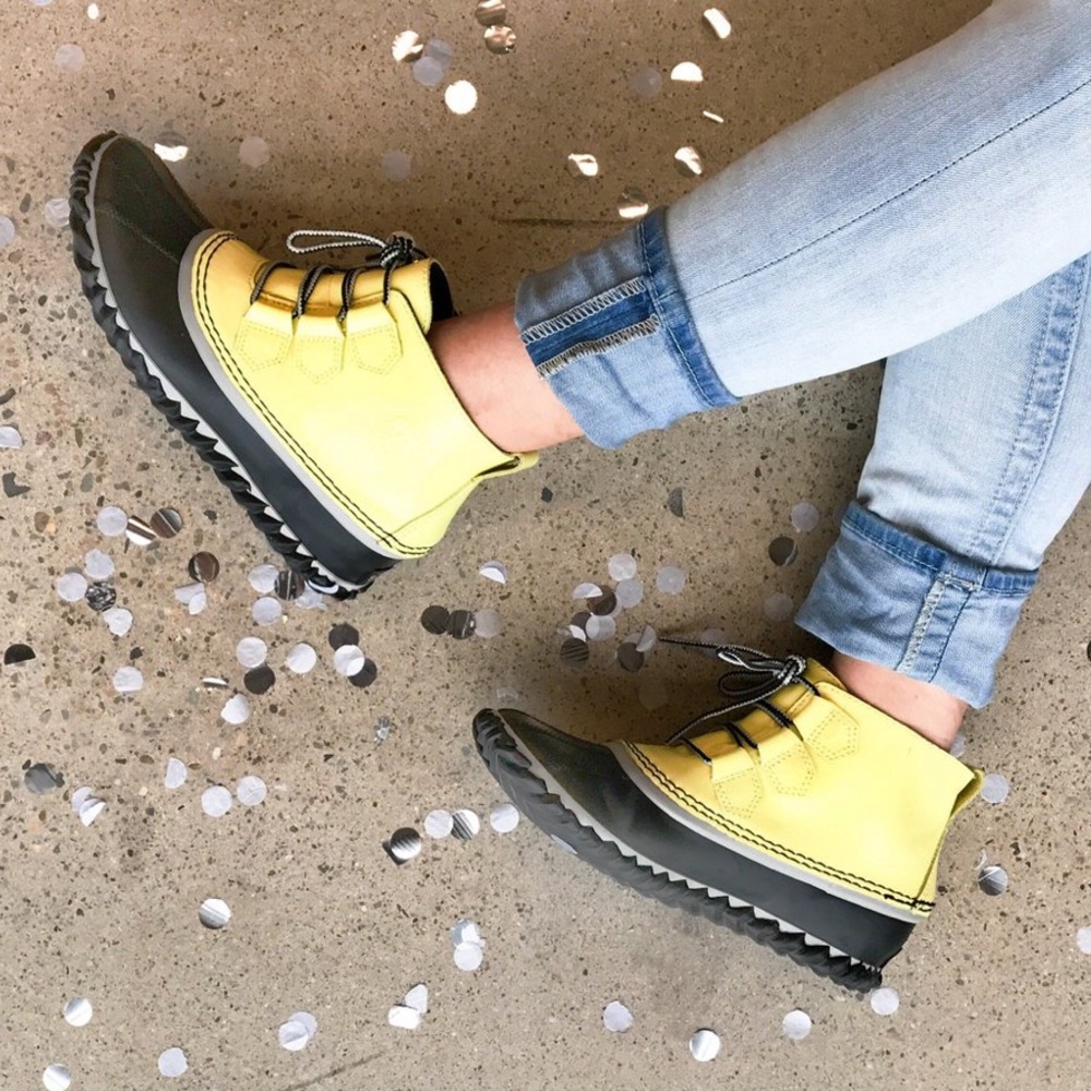Sorel Out N About Lace Up Boots Yellow Size 9.5 (10)